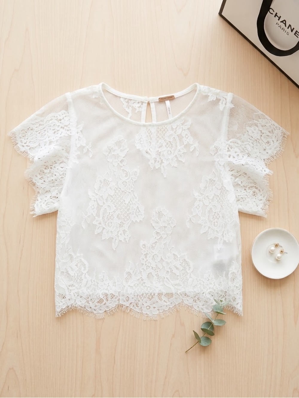 Free People Women’s White Lace Flutter Sleeve Top S